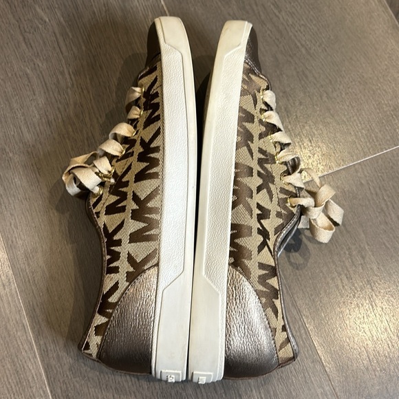 Michael Kors City Sneaker Shoe Monogram MK Lace up Gold Sneakers Women size 8 - Picture 16 of 16